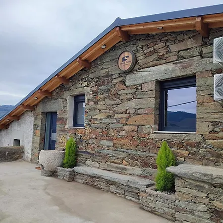 Castas D'ouro Tatil Evi Casal de Loivos