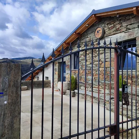 Castas D'ouro Tatil Evi Casal de Loivos