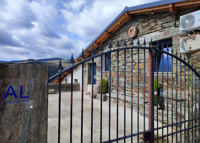 Castas D'ouro Ferienhaus Casal de Loivos